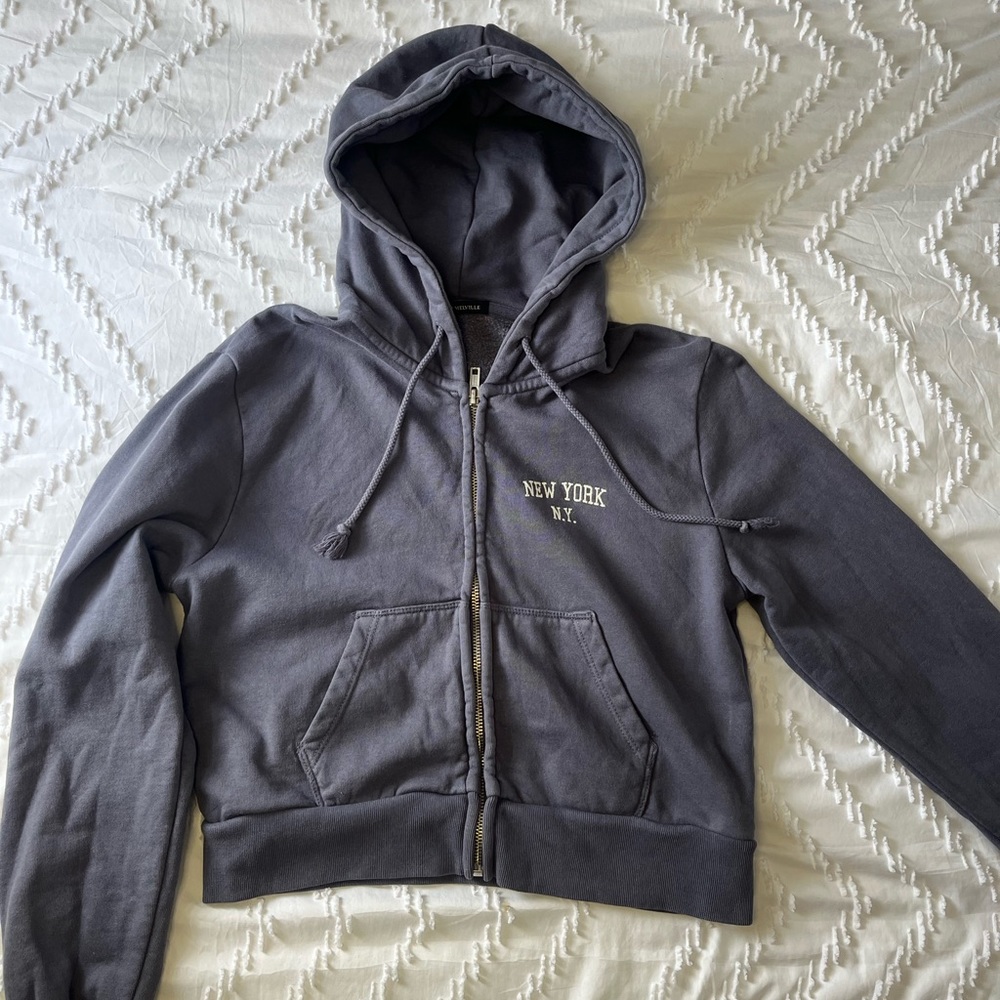 navy blue new york cropped hoodie